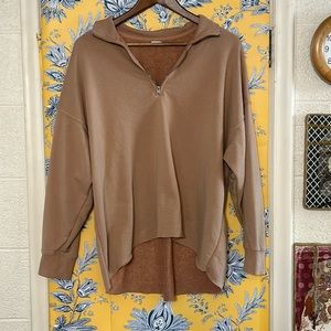 AERIE M 3/4 zip camel colored hi-low jacket w raw hem